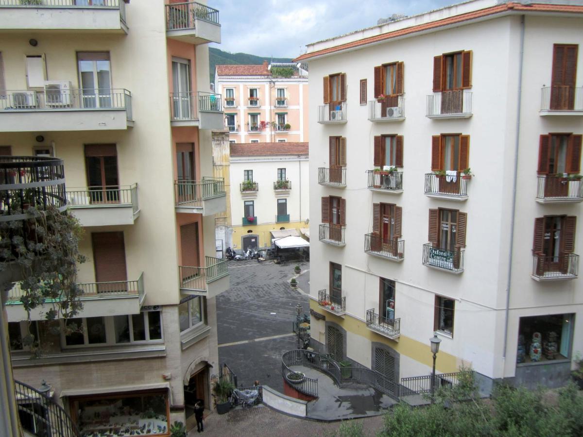Velia34 Bed & Breakfast Salerno Eksteriør bilde