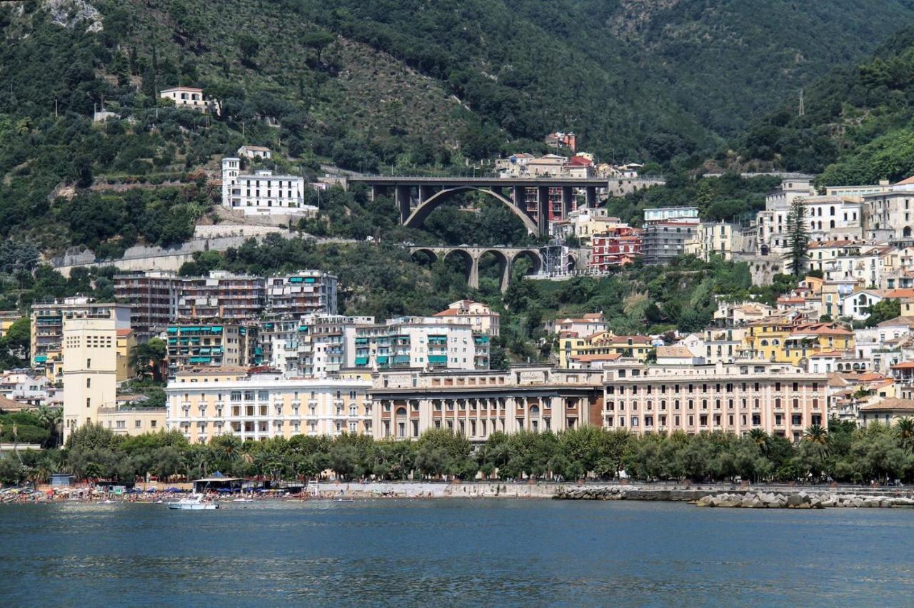 Velia34 Bed & Breakfast Salerno Eksteriør bilde